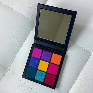 Huda Beauty Electric Obsessions Eyeshadow Palette
